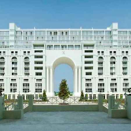 Apartments By The Sea บาทูมิ ภายนอก รูปภาพ