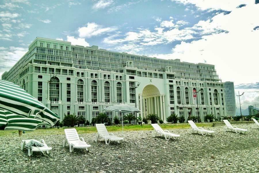 Apartments By The Sea บาทูมิ ภายนอก รูปภาพ