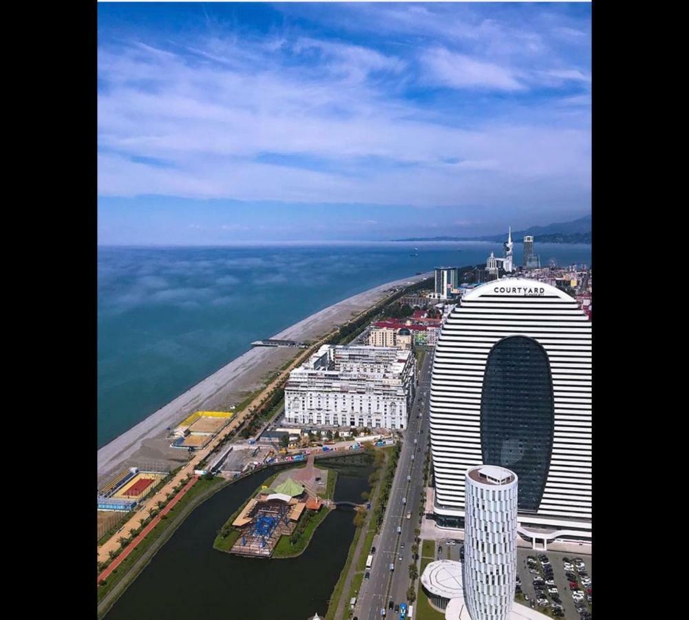 Apartments By The Sea บาทูมิ ภายนอก รูปภาพ