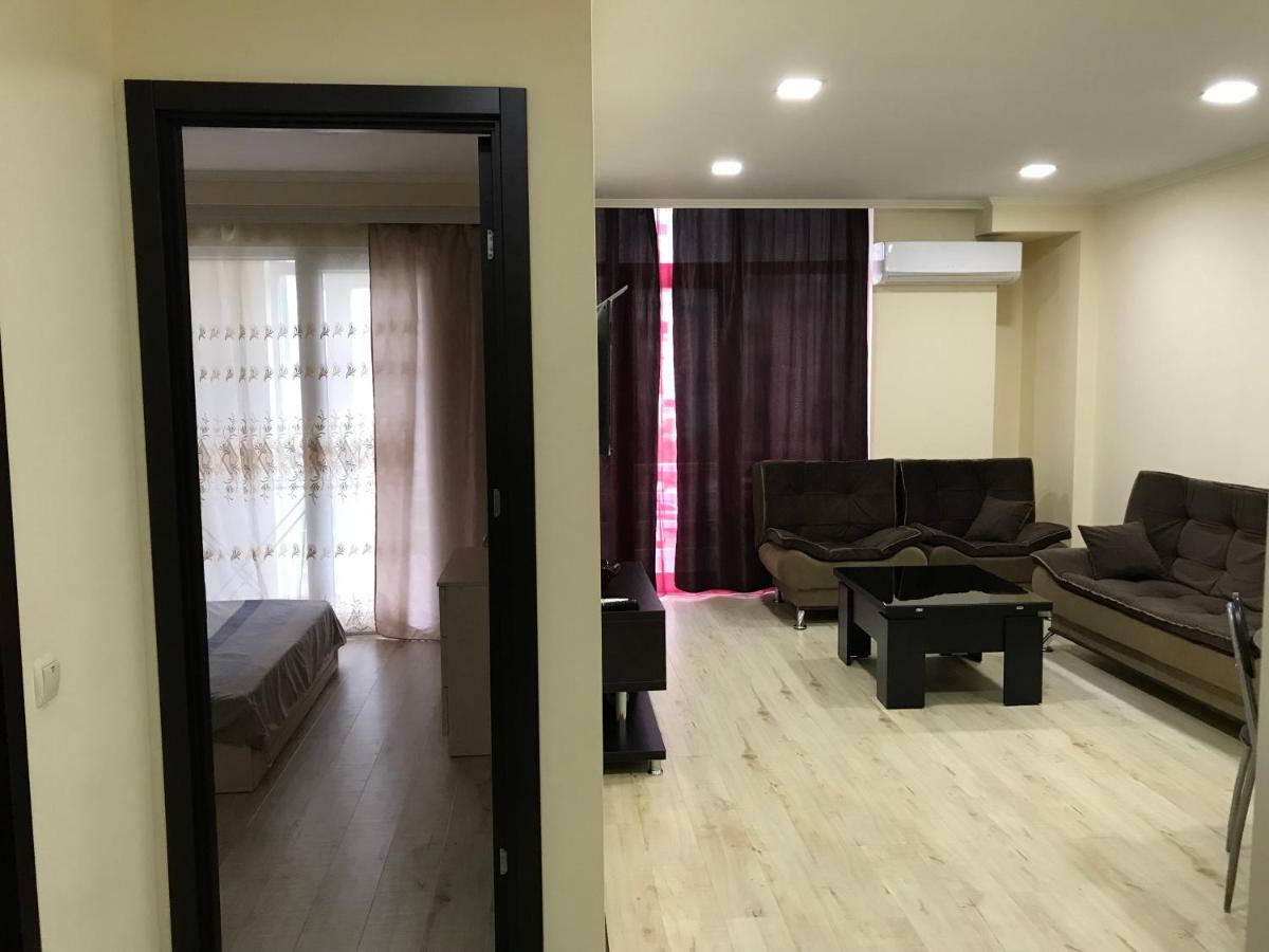 Apartments By The Sea บาทูมิ ภายนอก รูปภาพ
